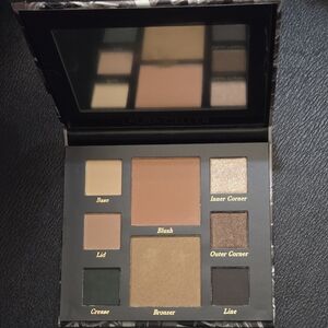 Laura Geller The Dancing Queen Face Palette with Eyeshadow, Blush and Contour